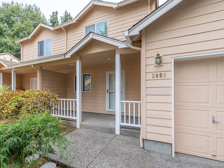 Building Photo - 3468 SE Harvey St