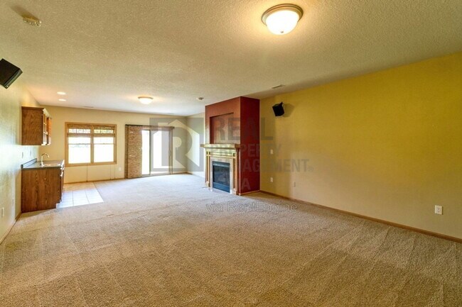 Building Photo - 547 82nd St