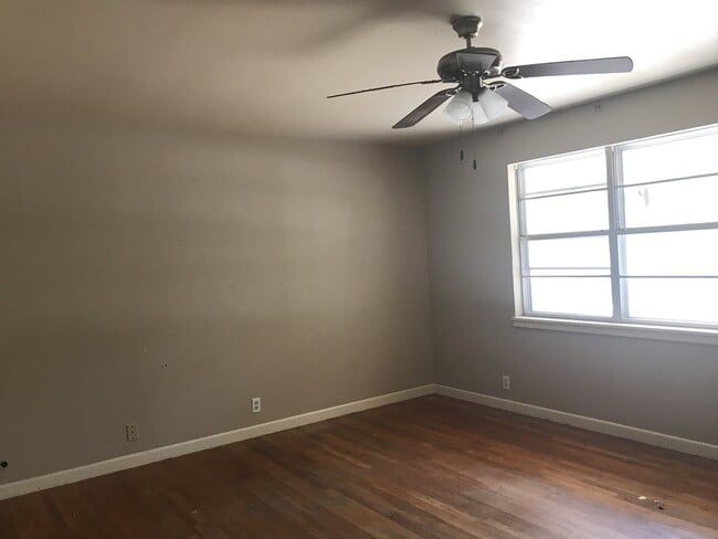 Building Photo - 3/1.5 pet friendly Gilmer