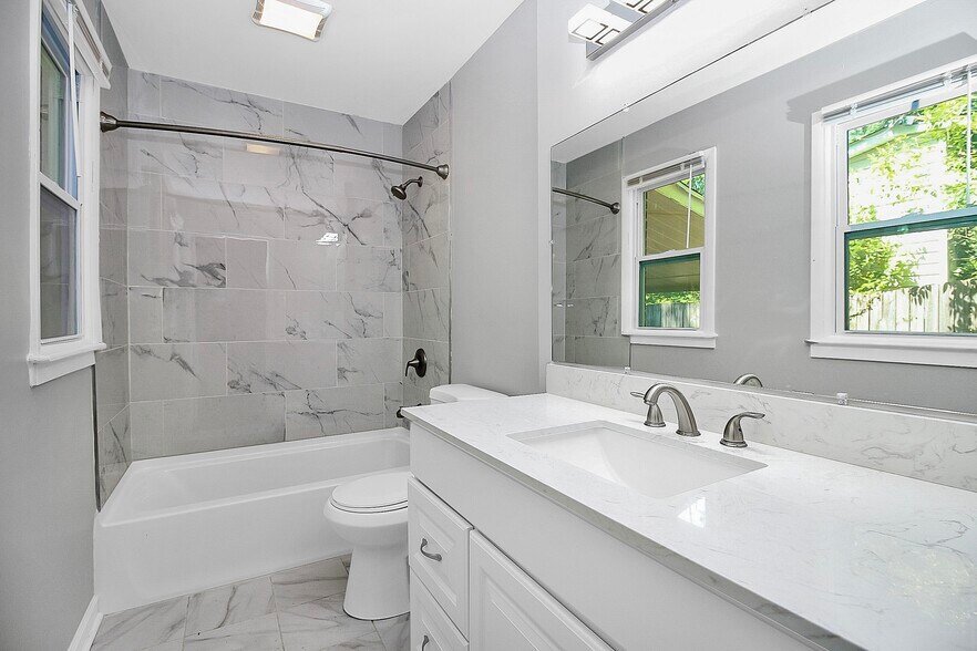 master bathroom - 4234 Firwood Ln