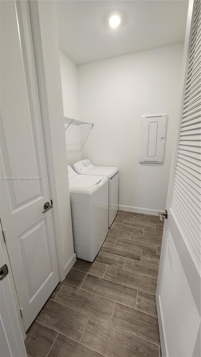 Building Photo - 19047 Croft Mill Xing