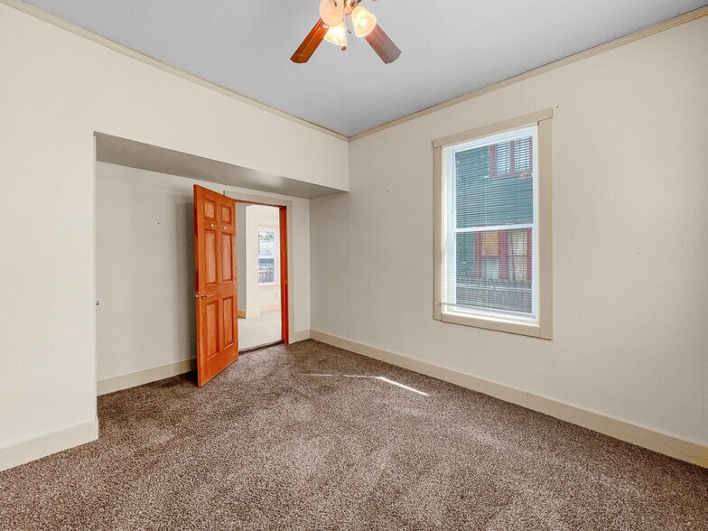 Building Photo - 106 E 3rd St