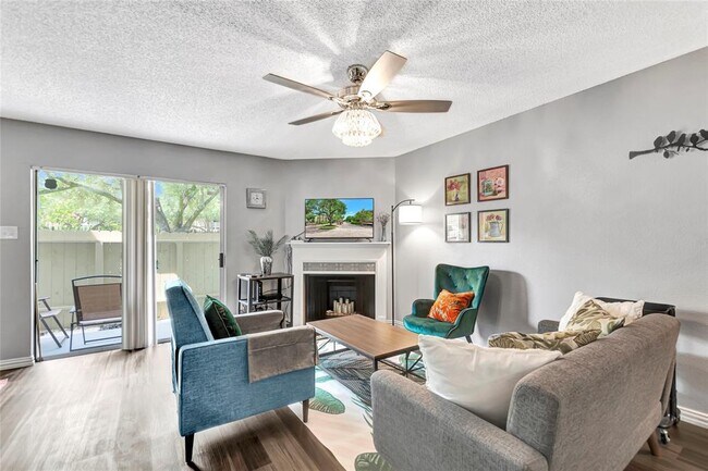 Building Photo - 2120 El Paseo St