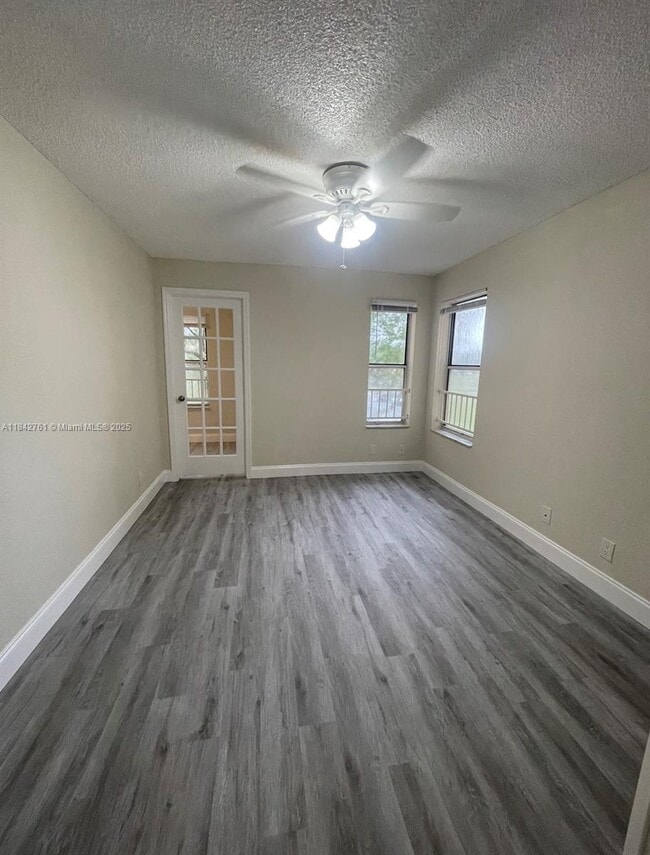 Building Photo - 3420 Pinewalk Dr N
