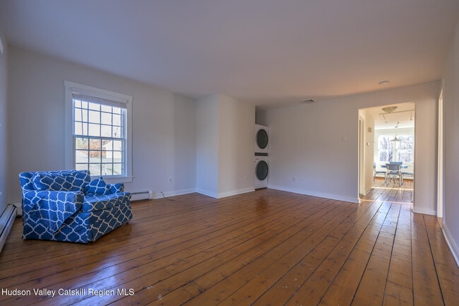 Building Photo - 1 William St