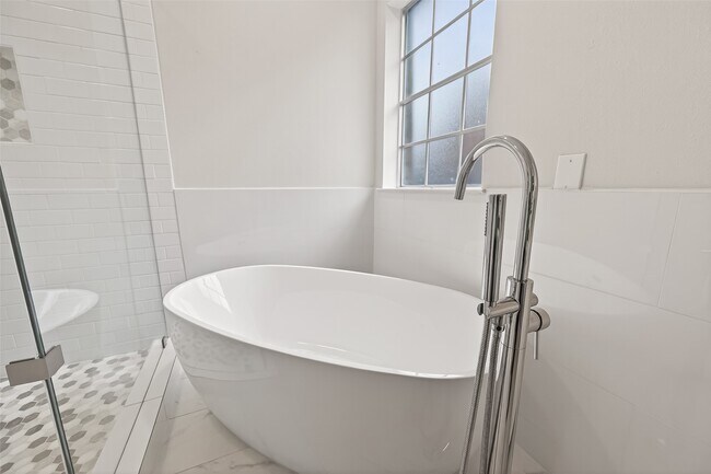 Building Photo - 9014 Pheasant Trace Ct