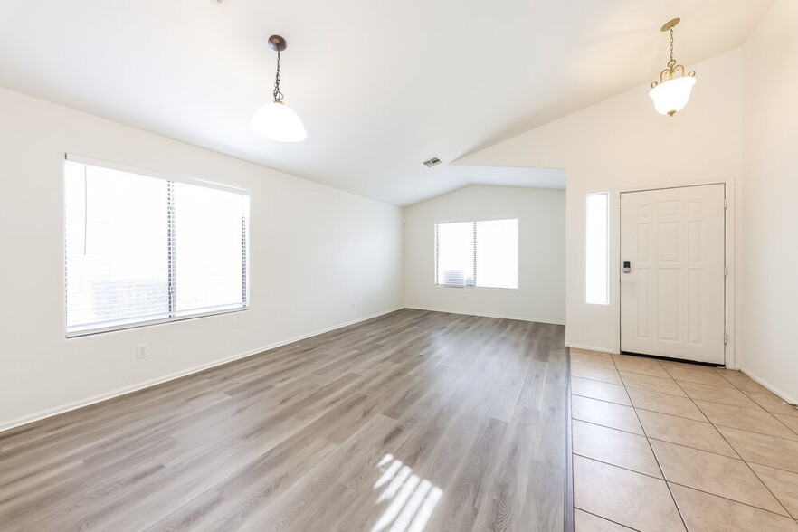 Building Photo - 2510 W Bent Tree Dr
