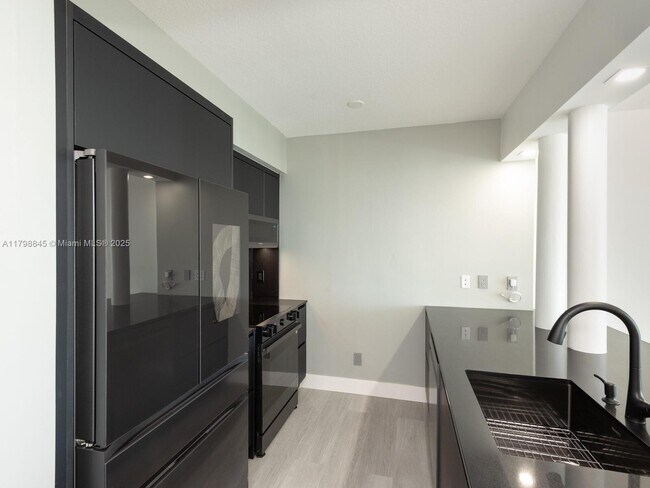 Building Photo - 325 S Biscayne Blvd