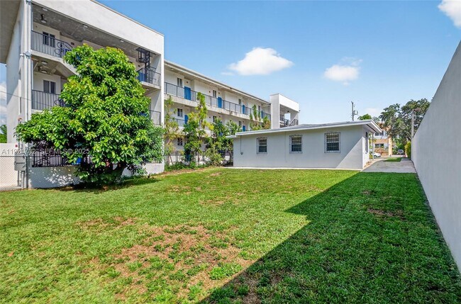 Building Photo - 1572 NW 2nd St