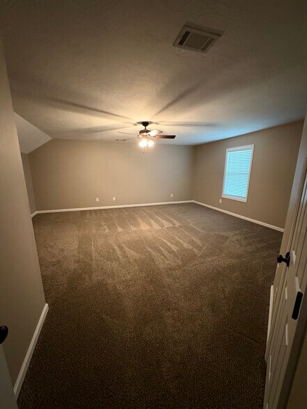 Building Photo - 3957 High Chaparral Dr