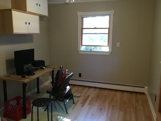 Building Photo - Recently updated ranch in Thoroughgood!
