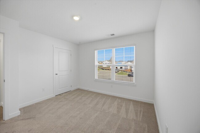 Building Photo - 7740 Belhaven Ln