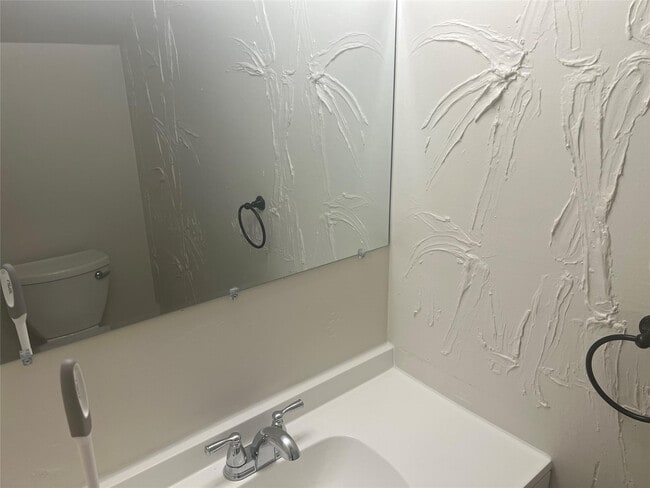 Building Photo - 6548 SW 41st St