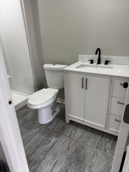 Building Photo - 3326 W 3rd St