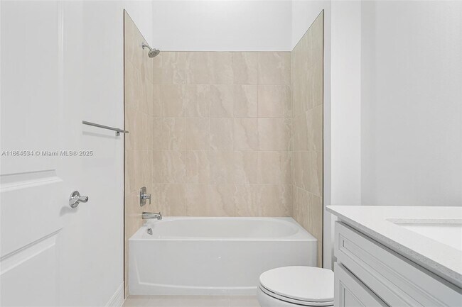 Building Photo - 10444 Northbrook Cir