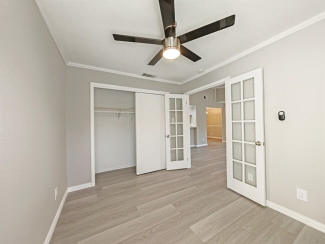 Building Photo - 8100 Cambridge St