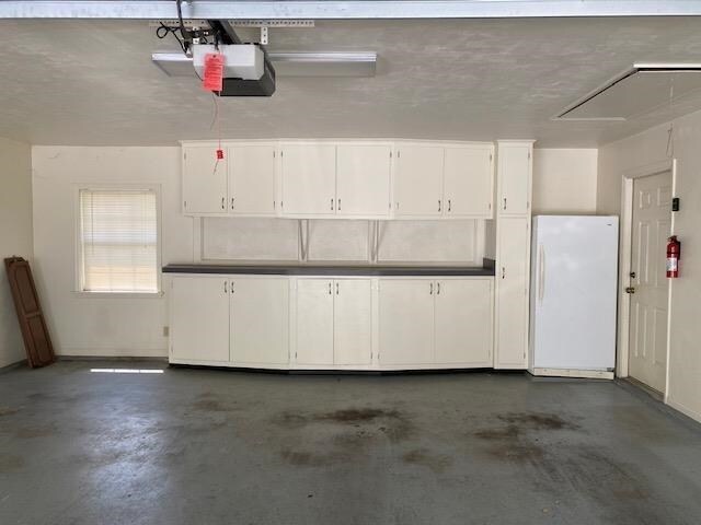 Building Photo - 2300 Aster Way