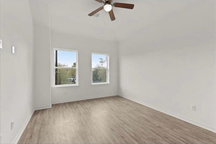 Building Photo - 3233 Real St