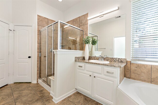 Building Photo - 35 E Wolf Cabin Cir