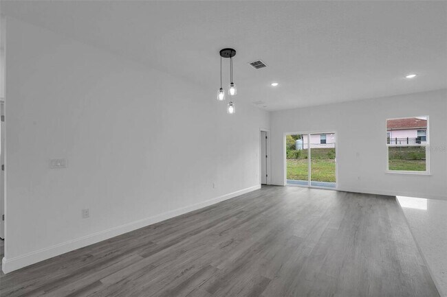 Building Photo - 2211 SW 153rd Pl Rd