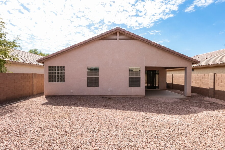 Building Photo - 484 W Gascon Rd