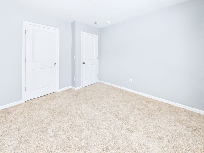 Building Photo - 7047 Woodline Dr