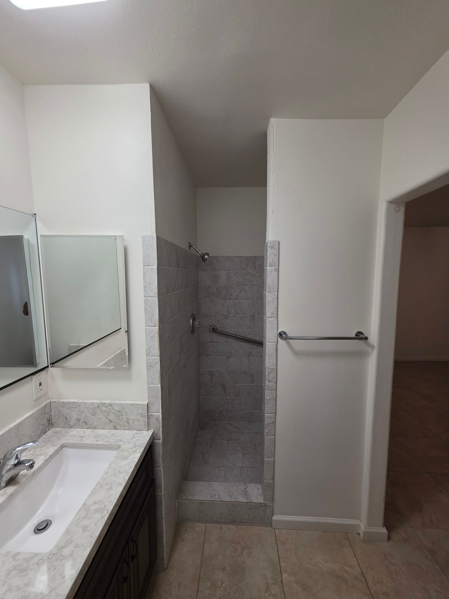 Master bath - 770 E 12th St