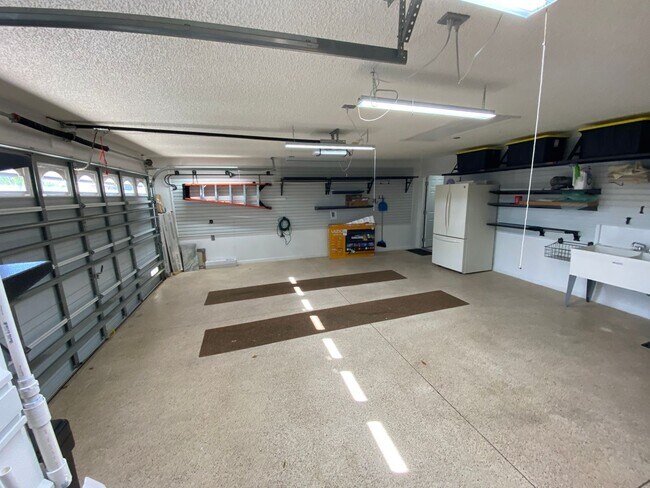 Building Photo - Beautiful ANNUAL, Fully Furnished, turnkey 3 Beds & 2 Baths in The Village of Sabal Chase