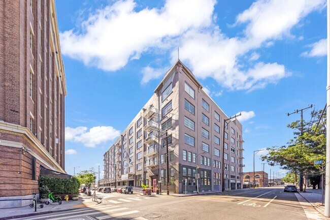Building Photo - Industrial Street