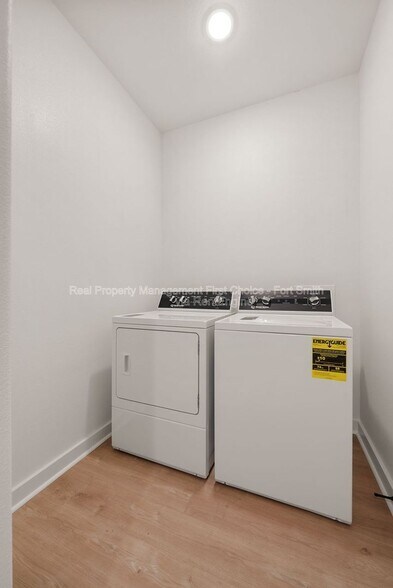 Building Photo - 8620 Cantera Dr