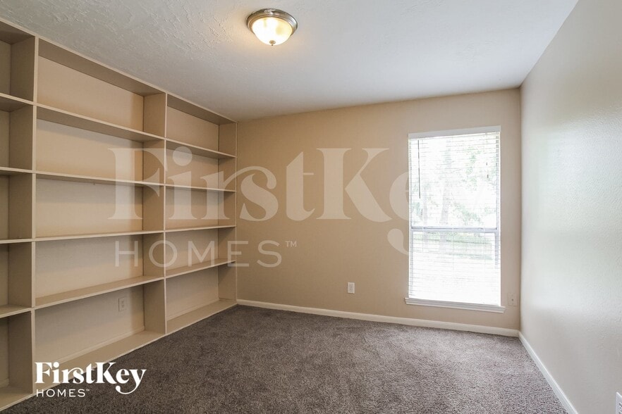 Building Photo - 4754 Hickory Downs Dr