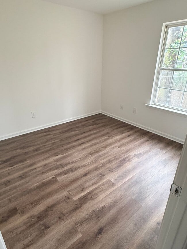 Building Photo - 2812 25th St