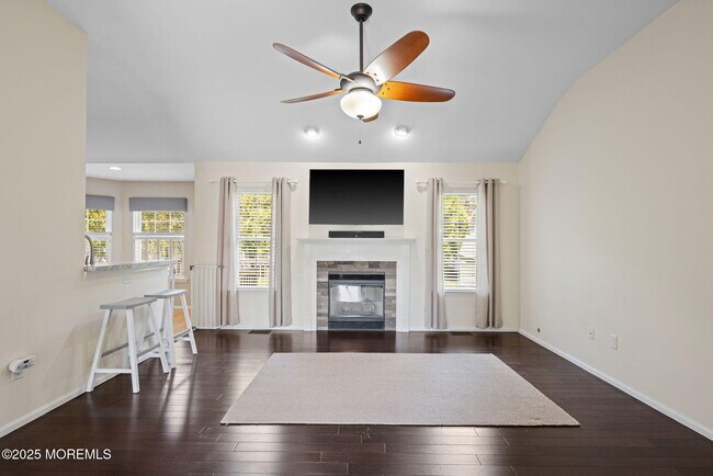 Building Photo - 148 Mizzen Ave