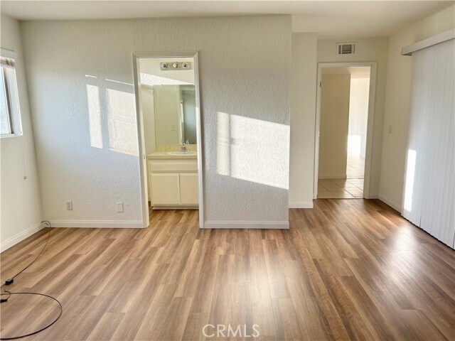 Building Photo - 402 S Ola Vista