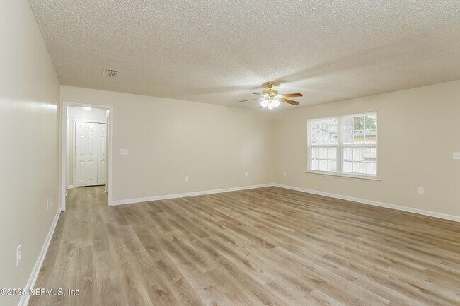 Building Photo - 737 Cypress Ave N