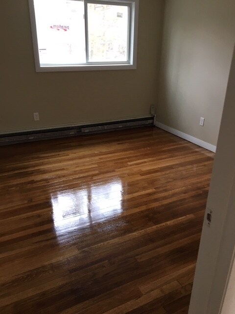 Building Photo - 243 Shore Dr