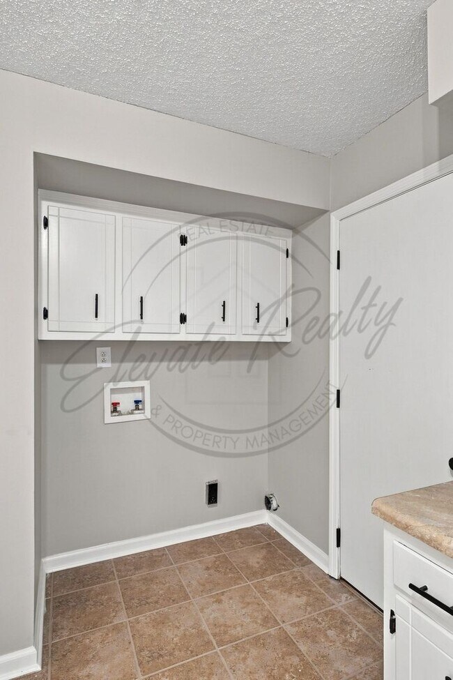 Building Photo - 584 Tulip Grove Rd