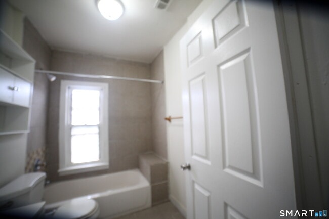 Building Photo - 36 Cassius St