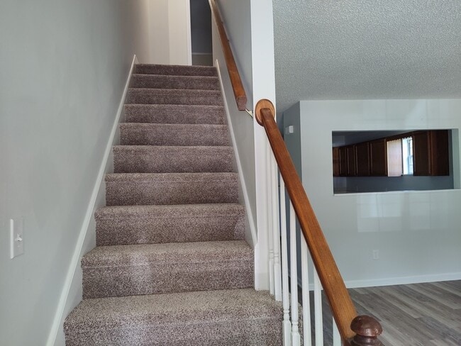 Building Photo - 779 Treasure Dr SW