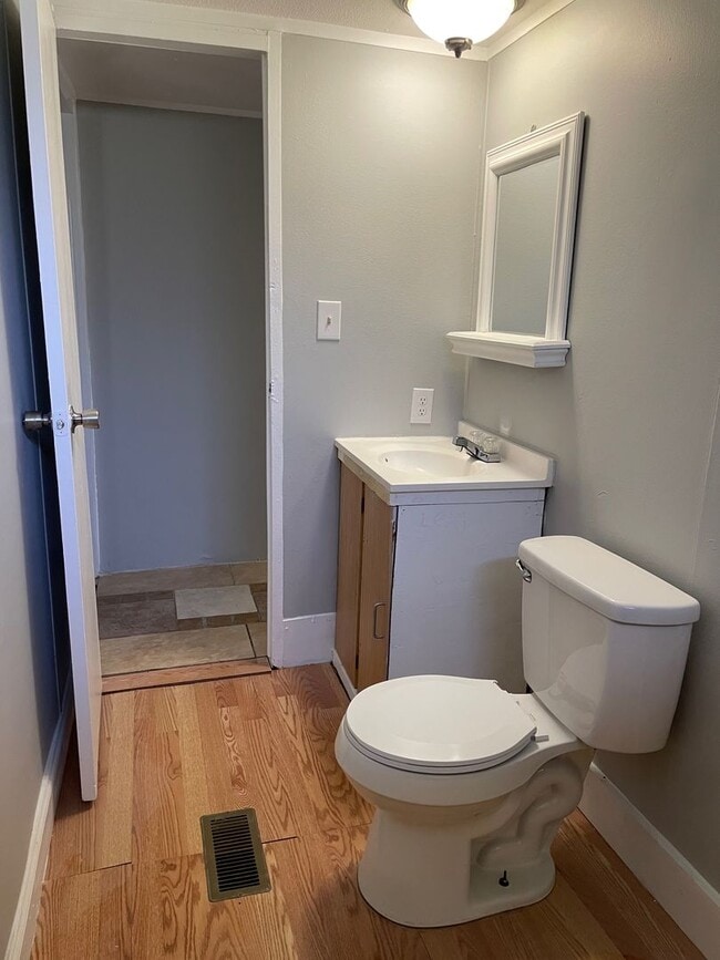 Building Photo - 3 Bed, 2 Bath Mobile Home in Sanford NC