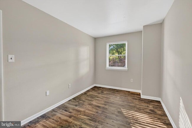 Building Photo - 9333 Pan Ridge Rd