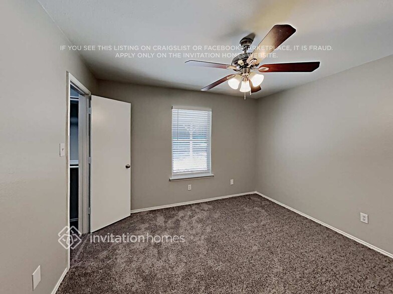 Building Photo - 4052 Staghorn Cir N