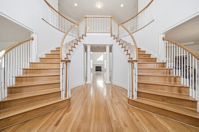 Building Photo - 9 Overlook Rd