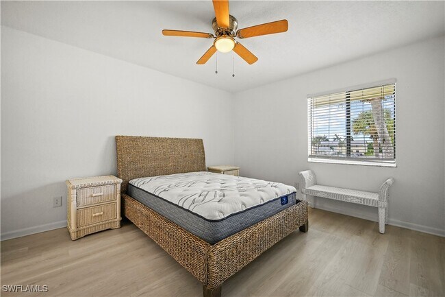 Building Photo - 4607 Bayshore Dr