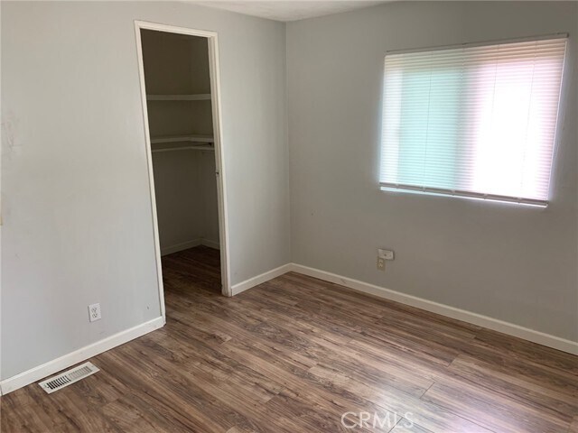 Building Photo - 25806 Creag Ave