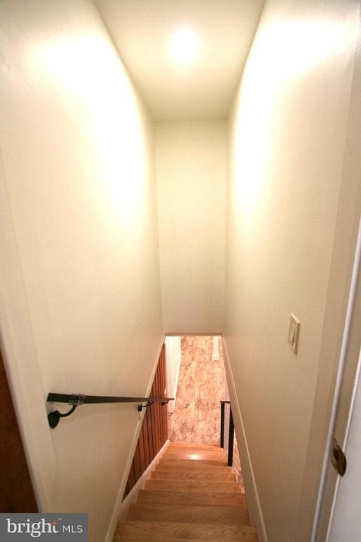 Building Photo - 10104 Towhee Ave