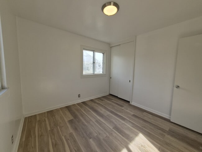 Building Photo - 5309 W Hill Dr