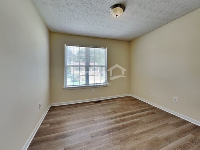 Building Photo - 3548 Grovecrest Way