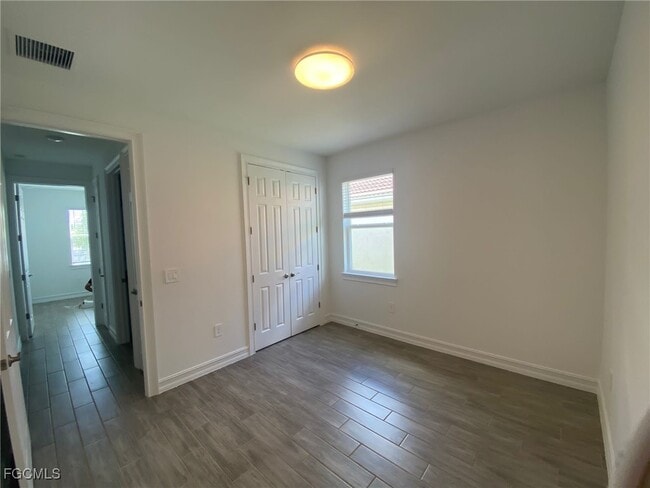 Building Photo - 2974 Royal Gardens Ave