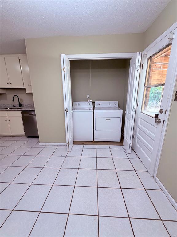 Building Photo - 6735 Pineleaf Dr